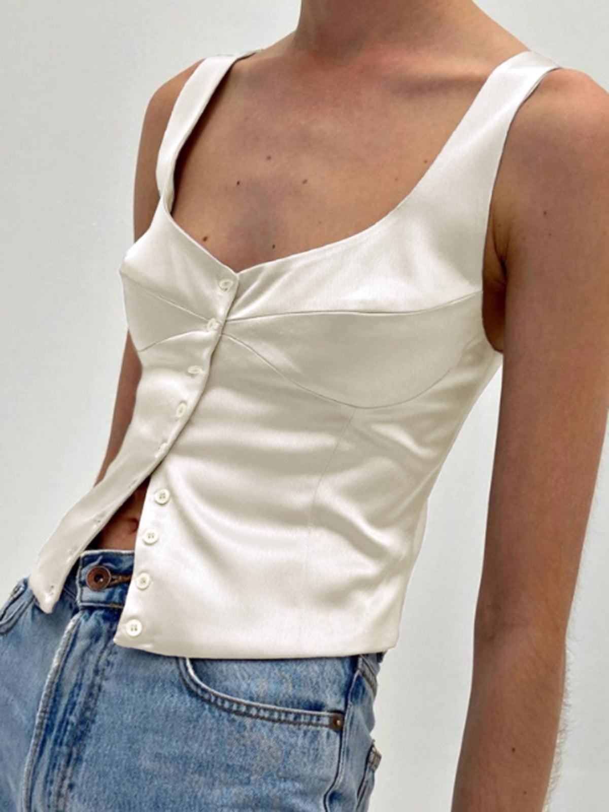 Amaraine™ I Haut élégant à bretelles avec détails boutonnés